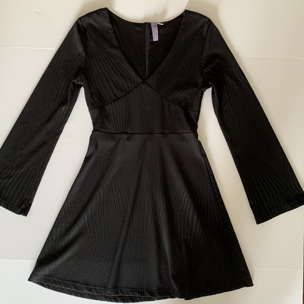ALYA LITTLE BLACK SKATER DRESS•SIZE SMALL